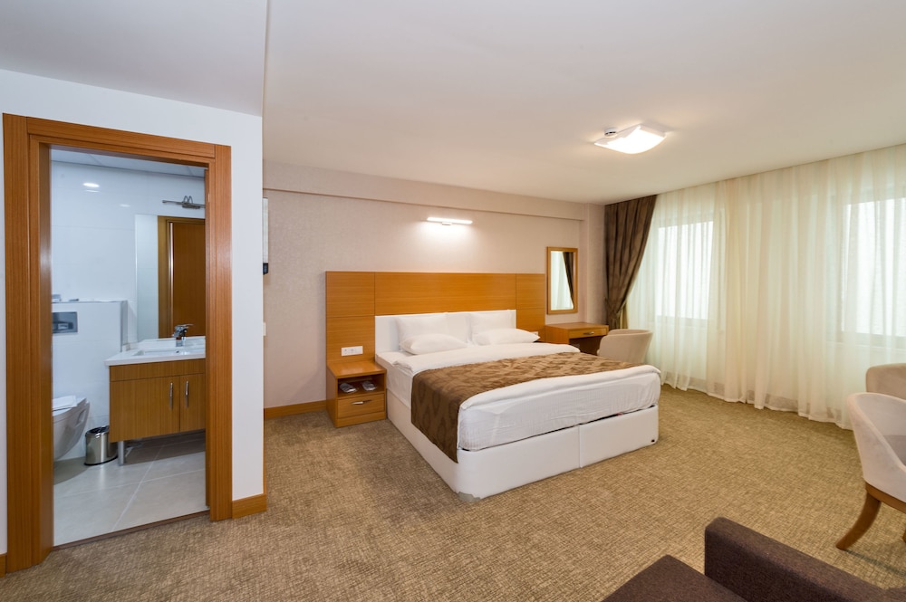 MIEN SUITES 5/29