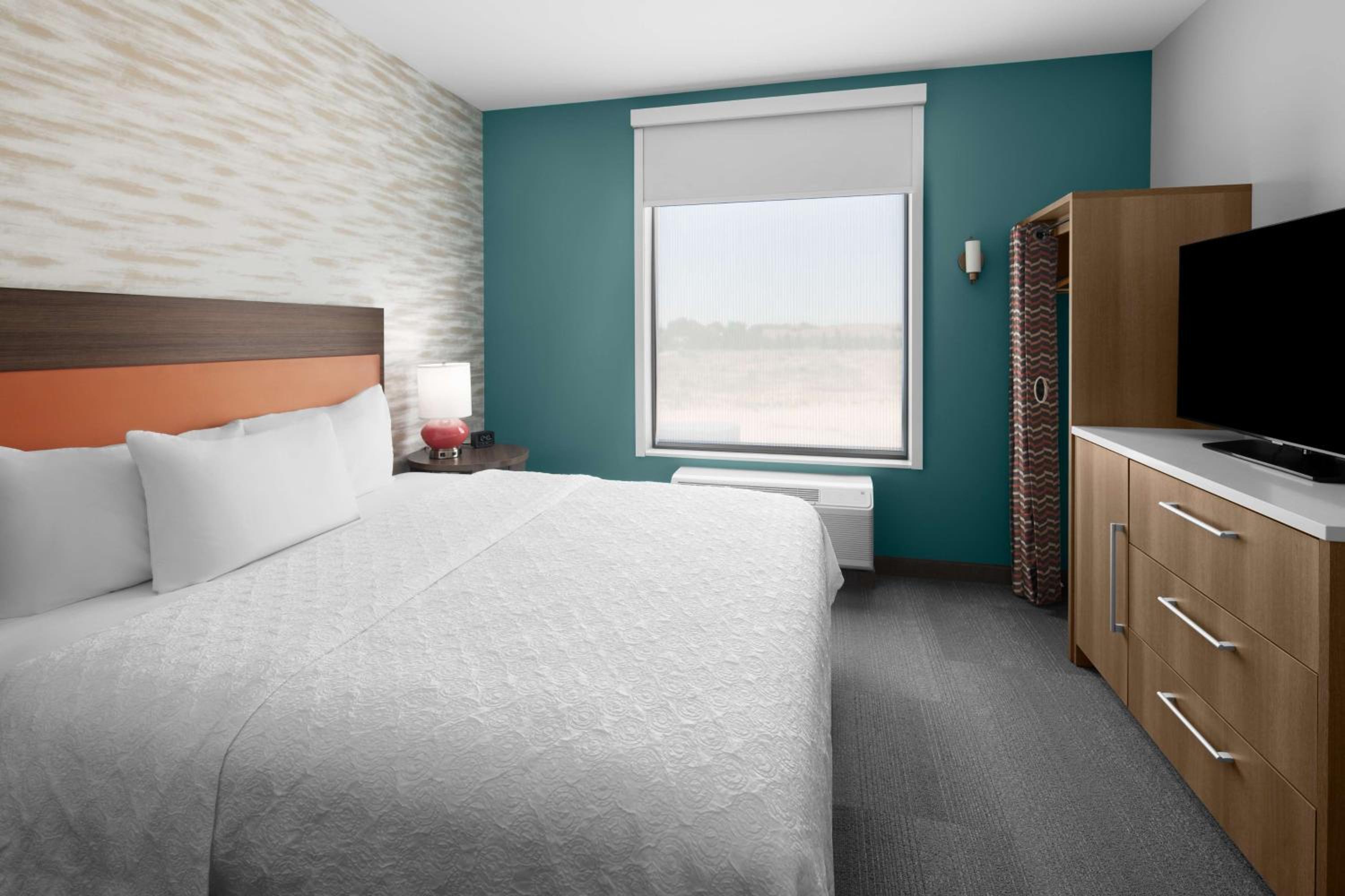 1 Bedroom, Suite, King Bed, Sofa