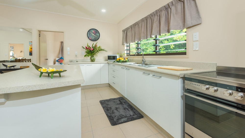 Cook Islands Holiday Villas Turangi 11/19