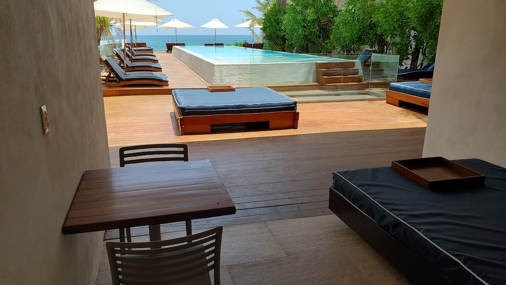 Hotel Secreto 30/36