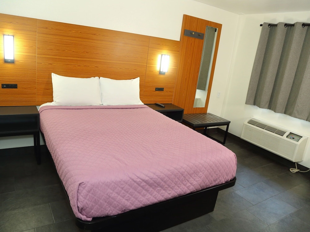SOFI MOTEL 6/20