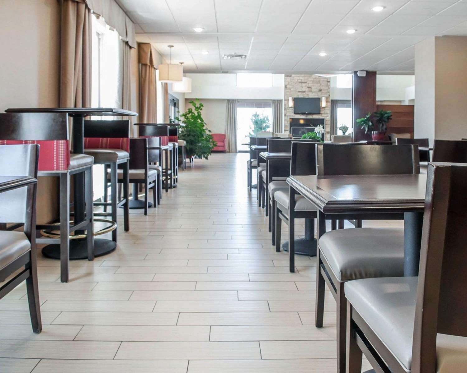 Comfort Suites Farmington 28/43