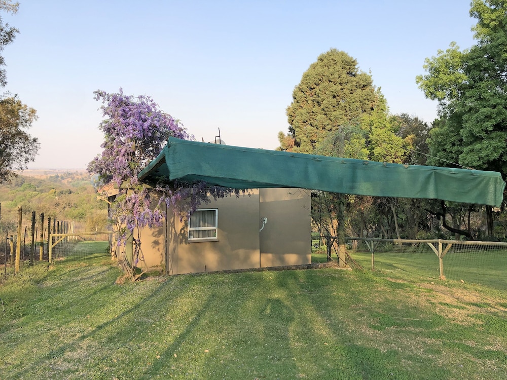 Hills and Dales Accommodation 40/50