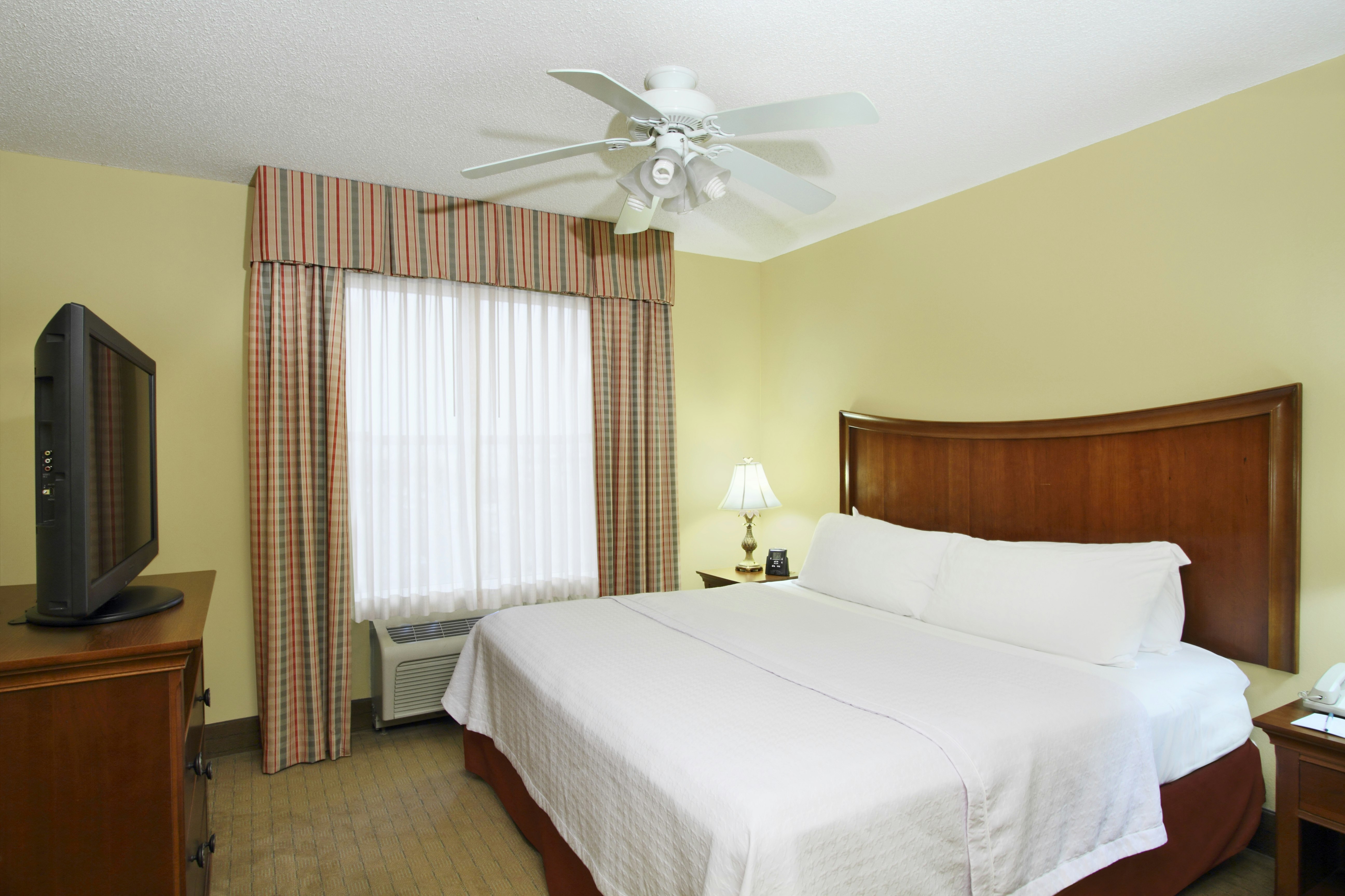 1 BEDROOM, SUITE, KING BED