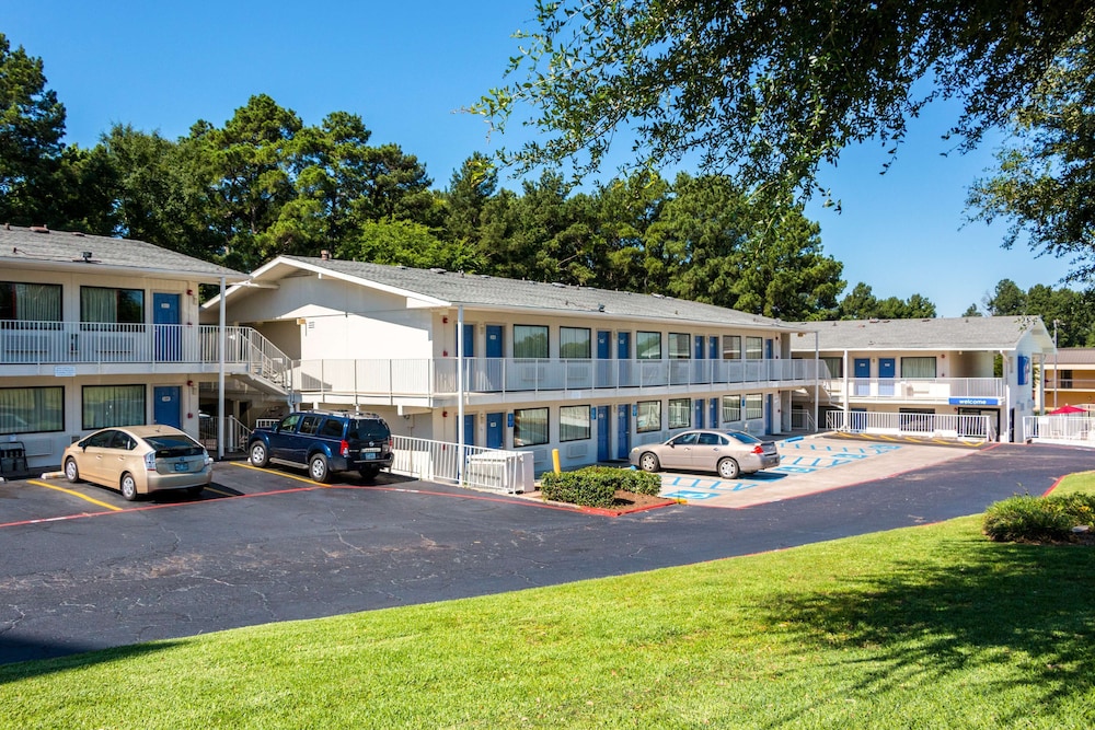 Motel6 Longview, TX 53/64