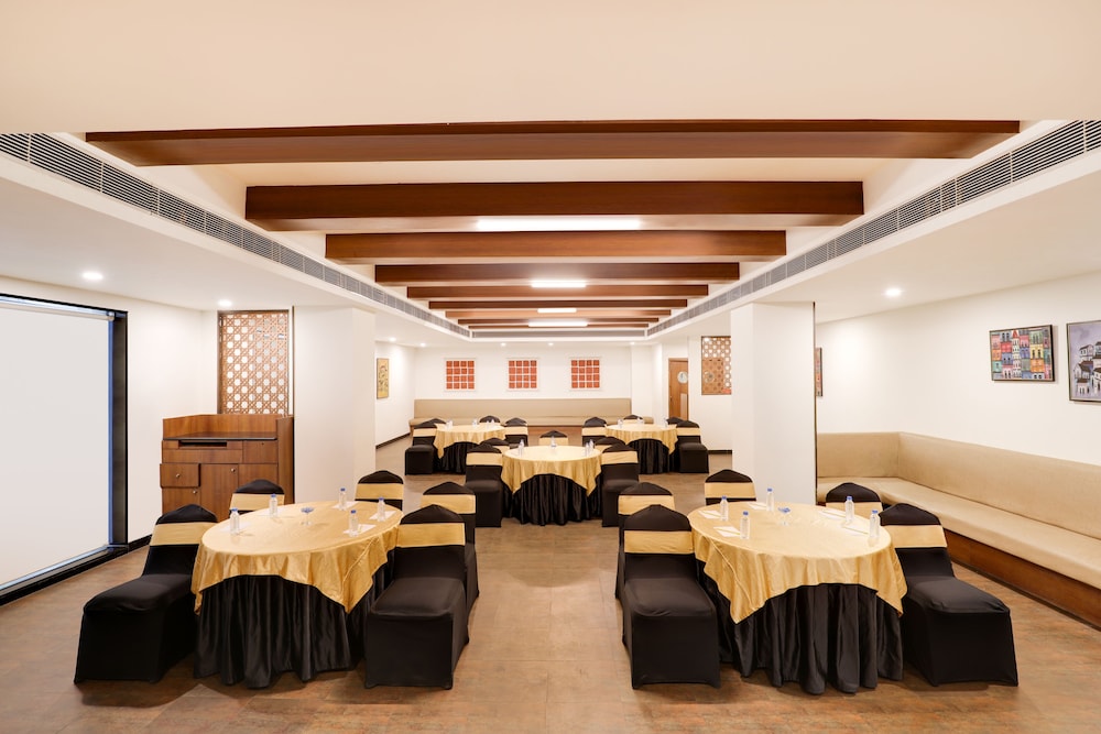 Lemon Tree Hotel Indore 35/57