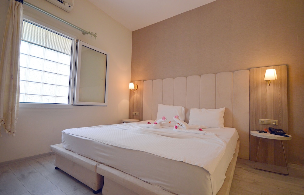 The Hotel 48 15/49