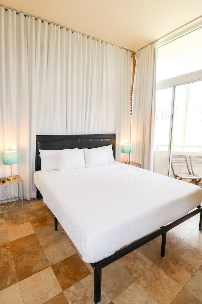 The Mercury All-Suites Hotel 23/33