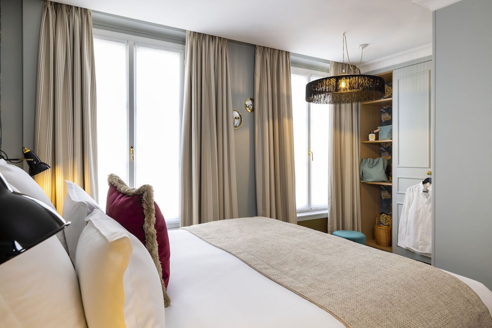 Room at Hotel Fior d Aliza, PARIS