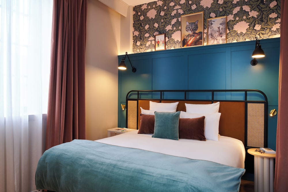 Square Lodge Hotel La Roche sur Yon - Handwritten Collection 15/46