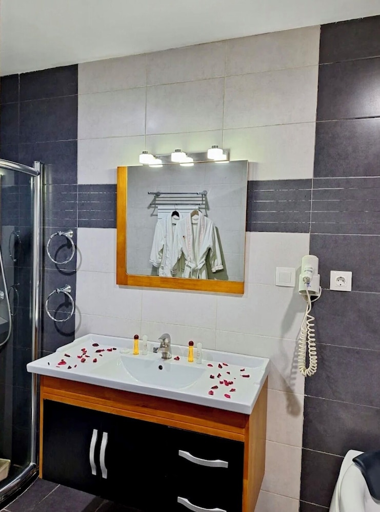 El Bey Hotel 47/50