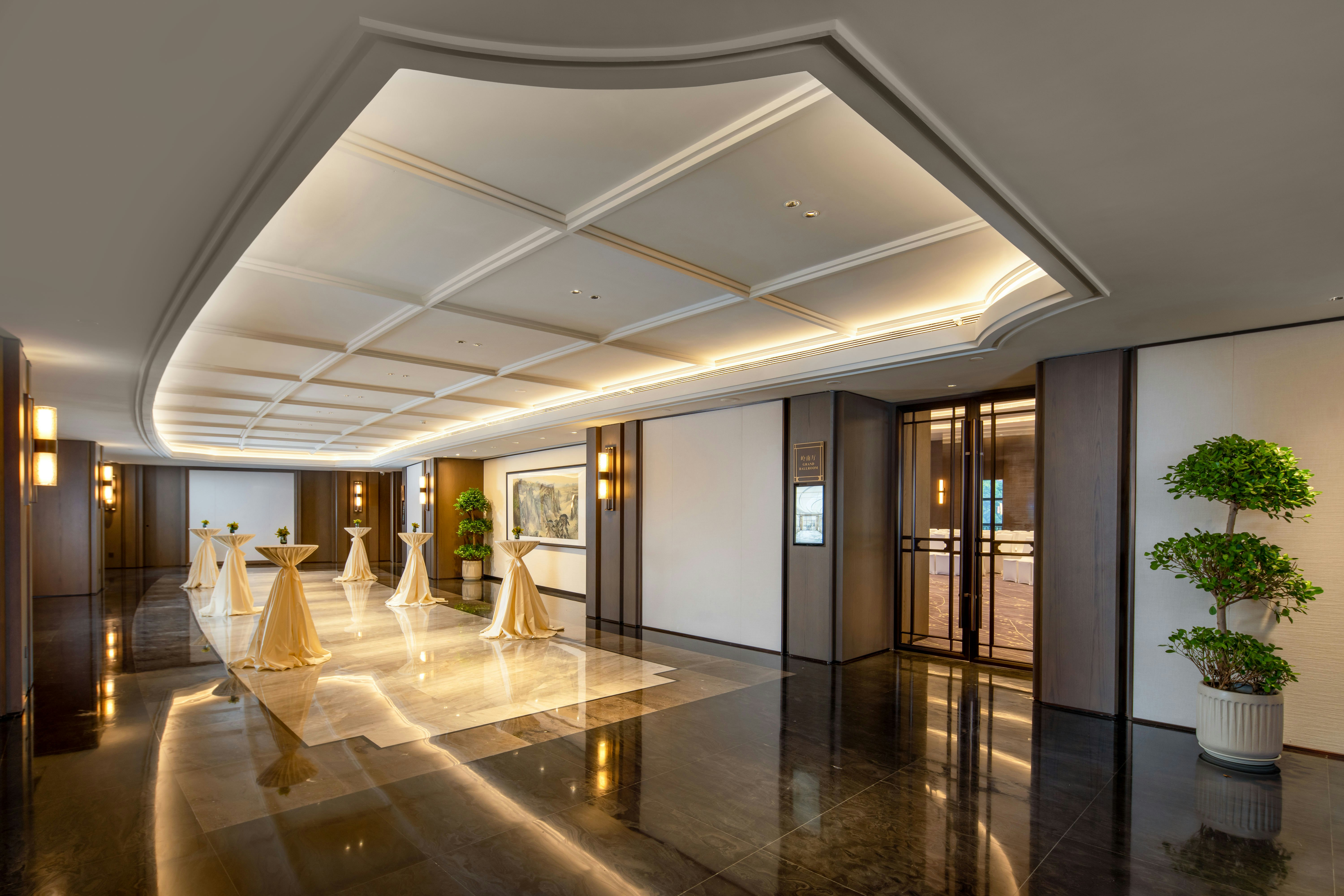 Yuexiu Hotel Guangzhou, Curio Collection by Hilton 13/30