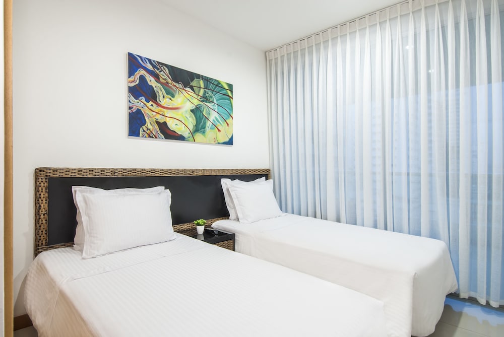 3 BEDROOMS, APARTMENT