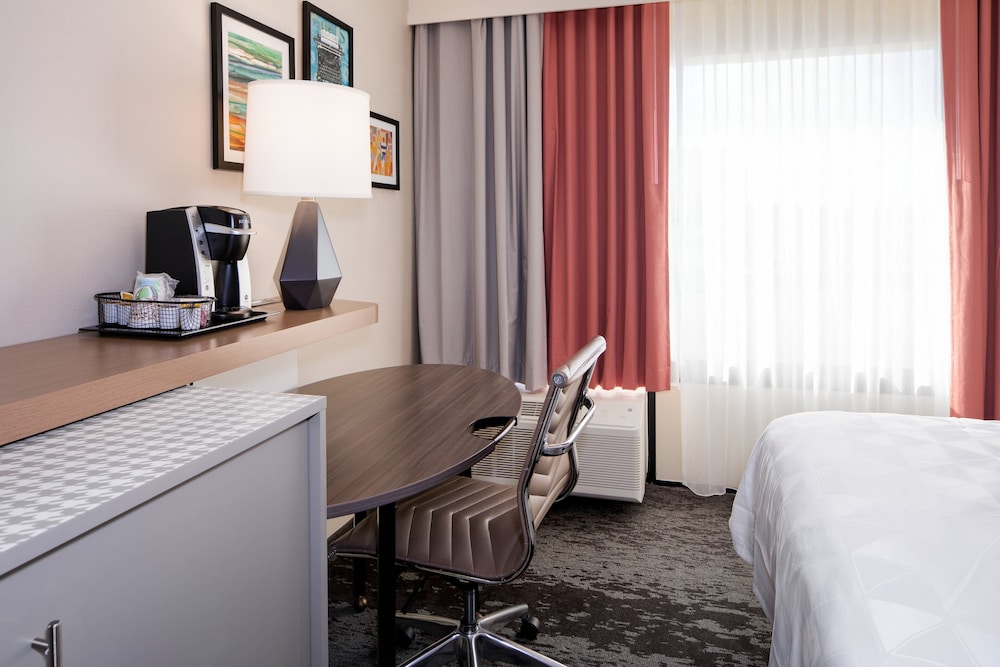 Holiday Inn Washington College Park 19/64