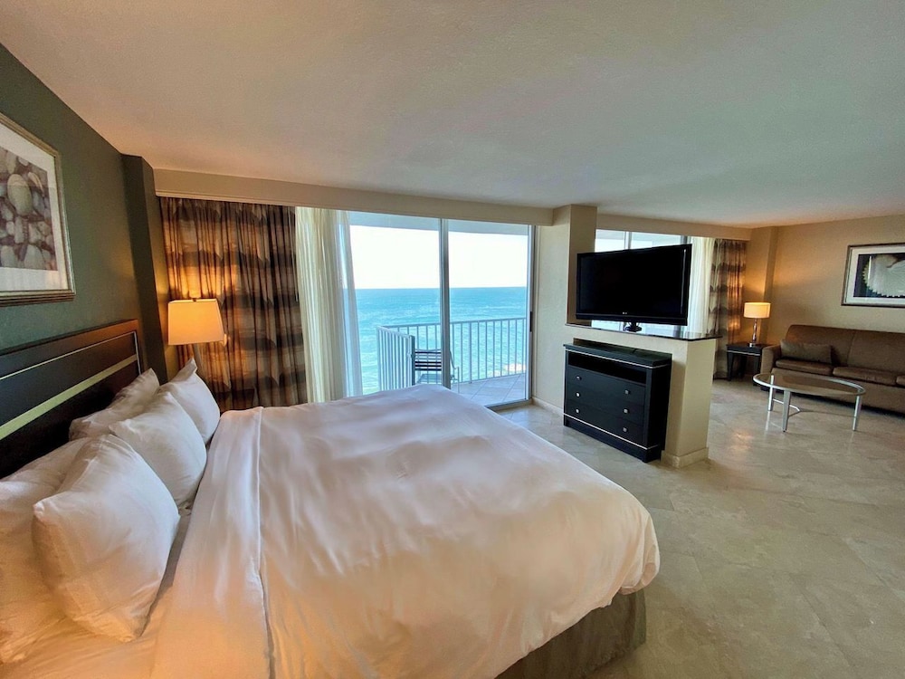 Radisson Suite Hotel Oceanfront 18/64
