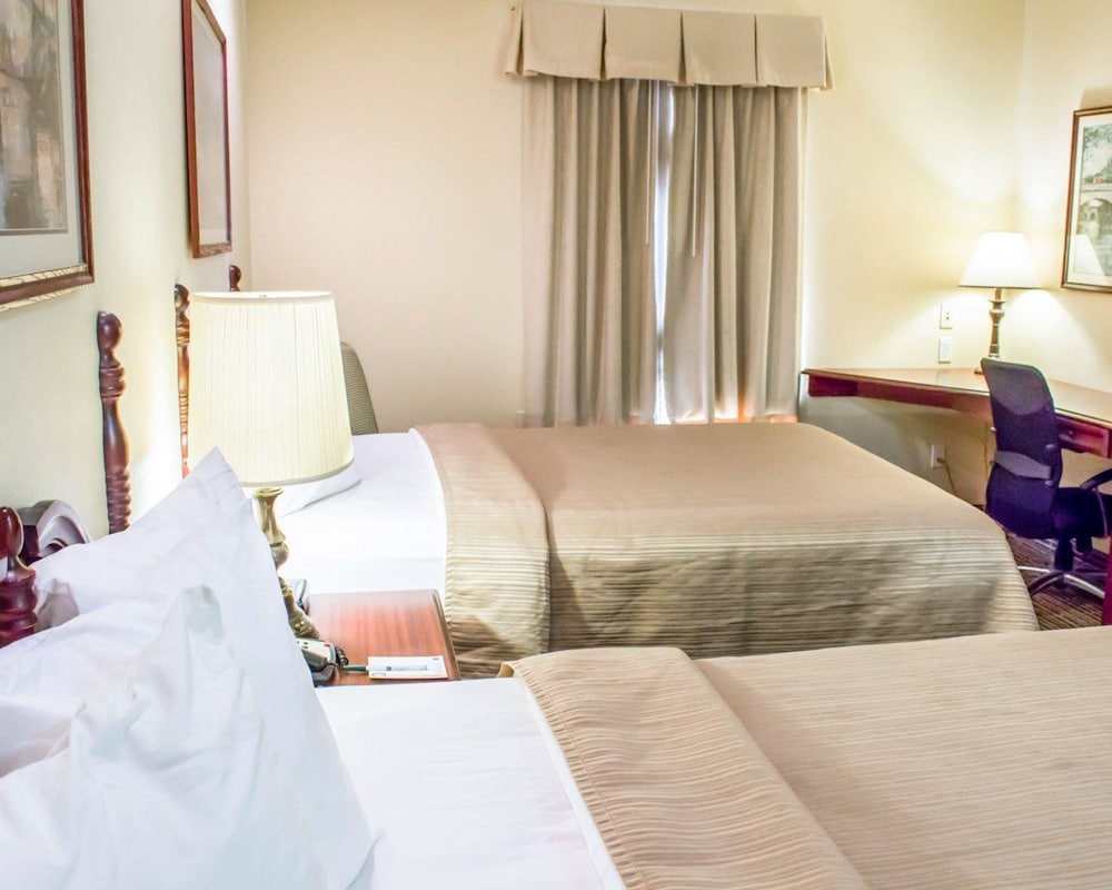 Quality Inn Goldsboro 10/36
