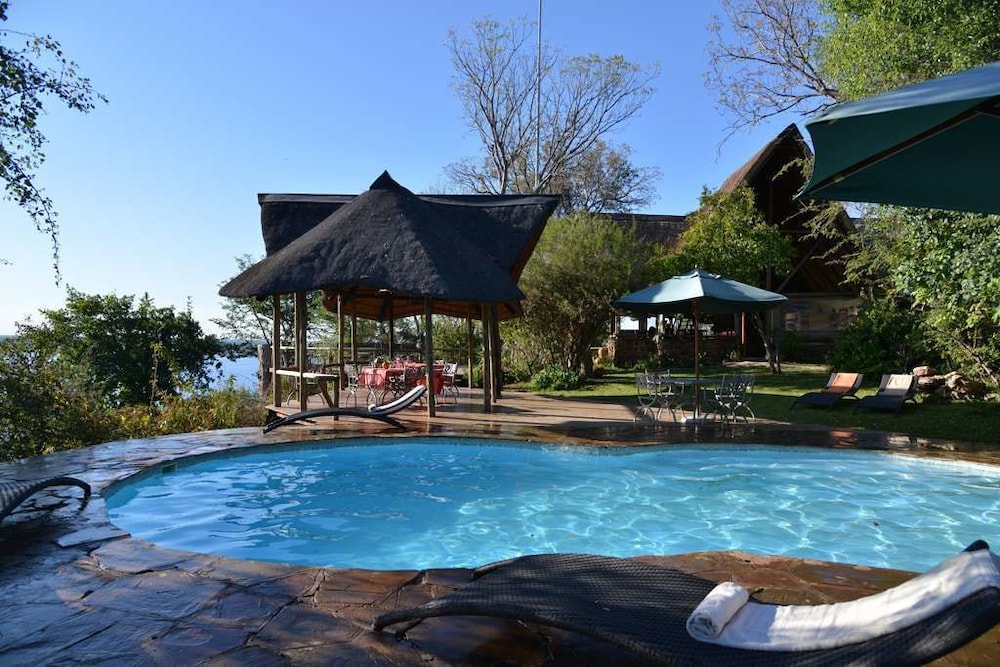MUCHENJE SAFARI LODGE(T) 1/16