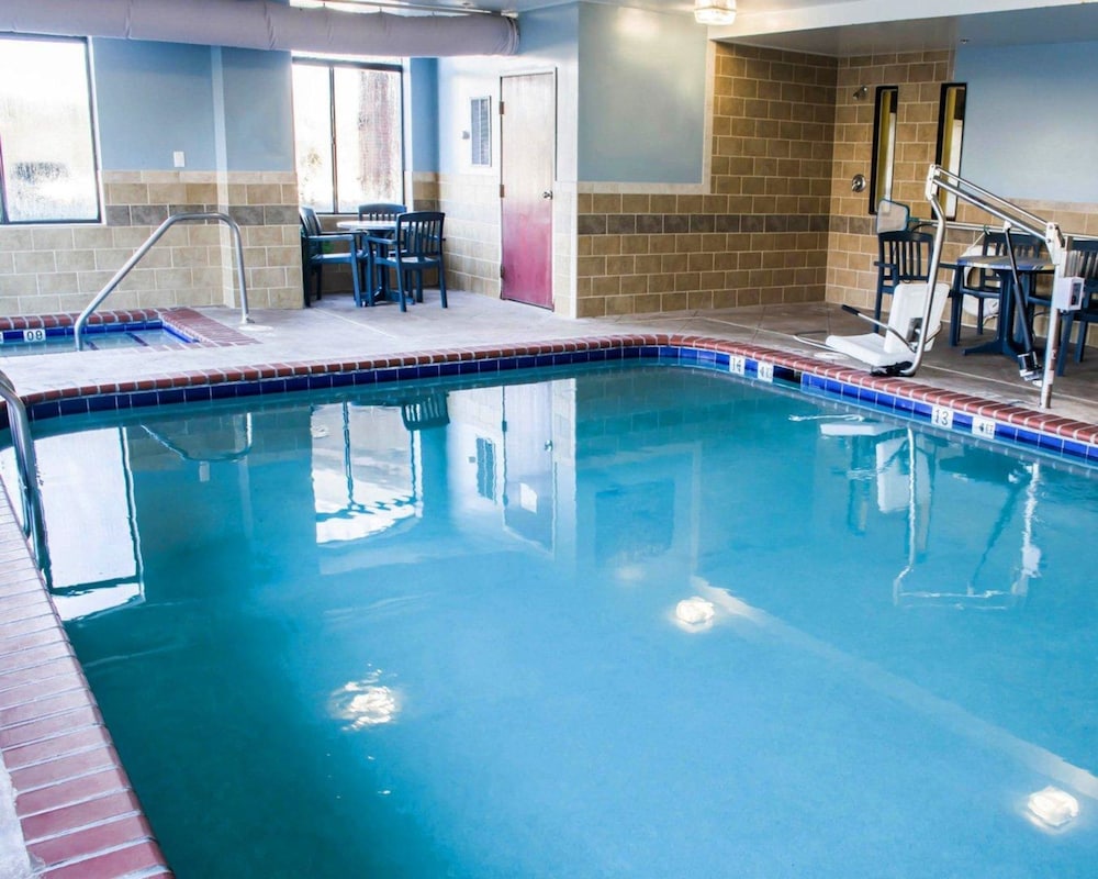 Sleep Inn & Suites Virginia Horse Center 6/53