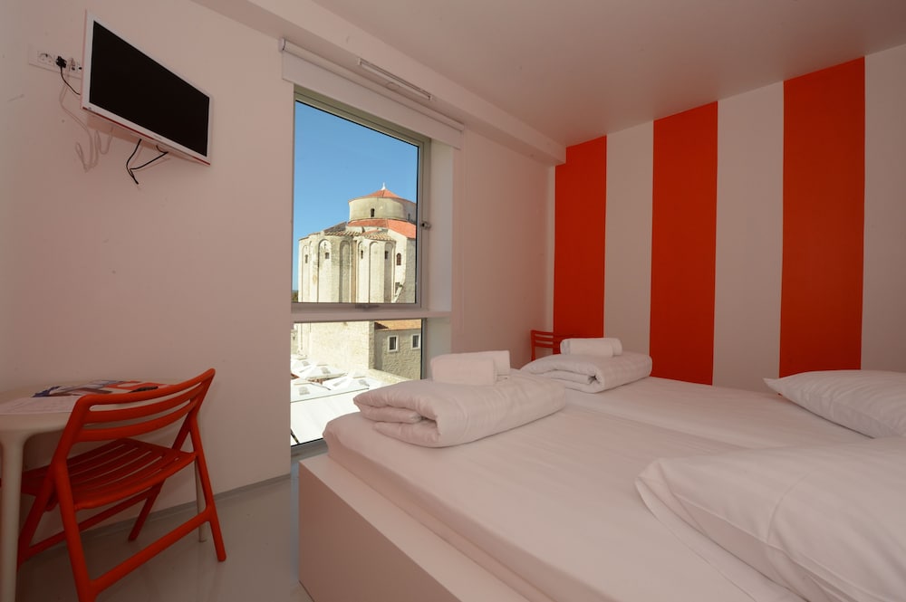 STANDARD, TWIN BEDS