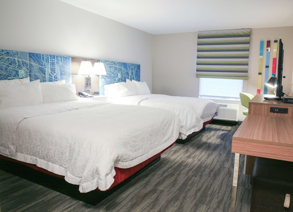 Hampton Inn And Suites Mount Laurel Moorestown 8/28