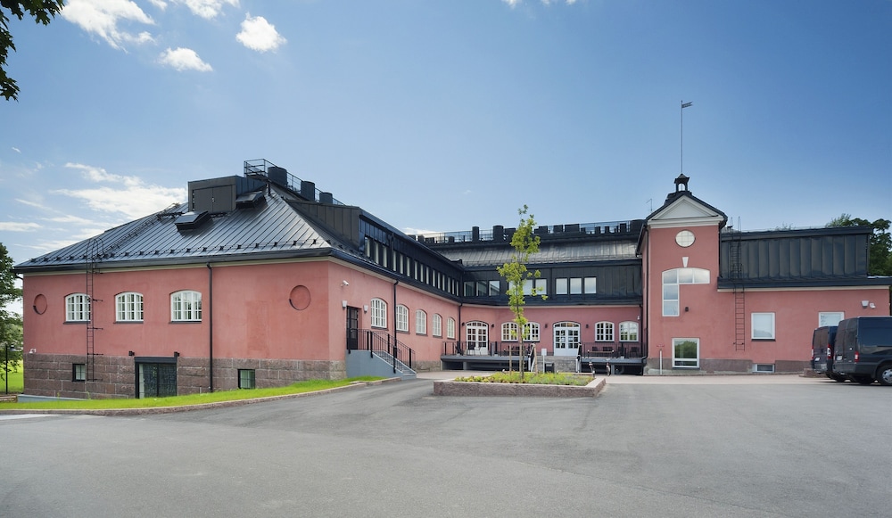Hämeenkylä Manor 3/50