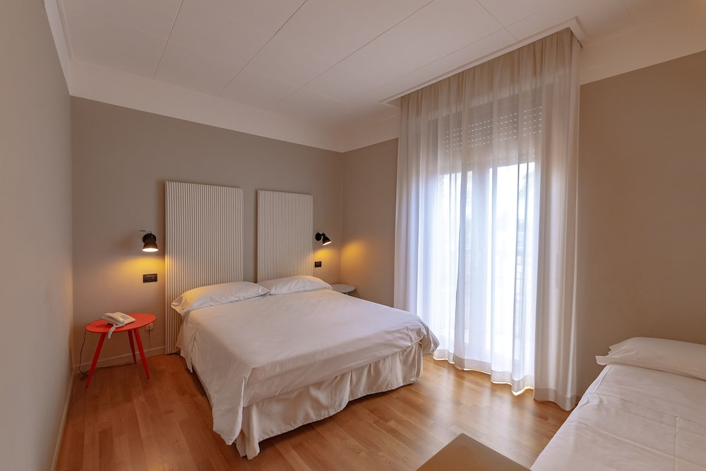 Hotel Moderno Assisi 16/50