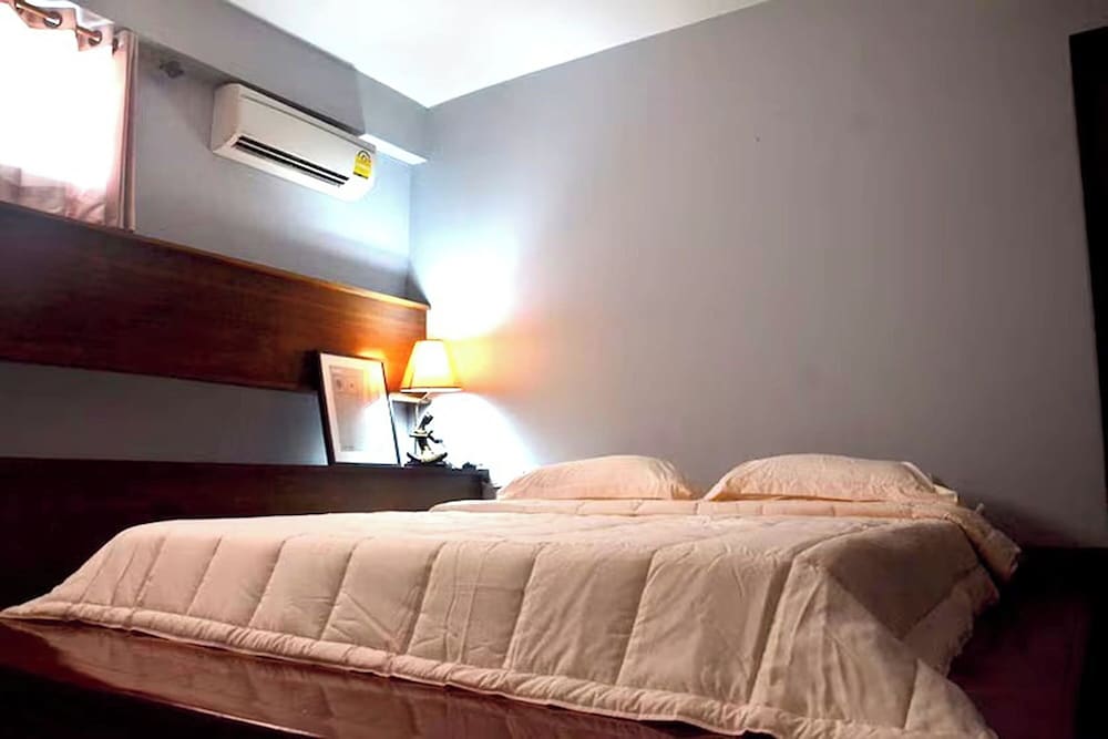 SUPERIOR, KING BED