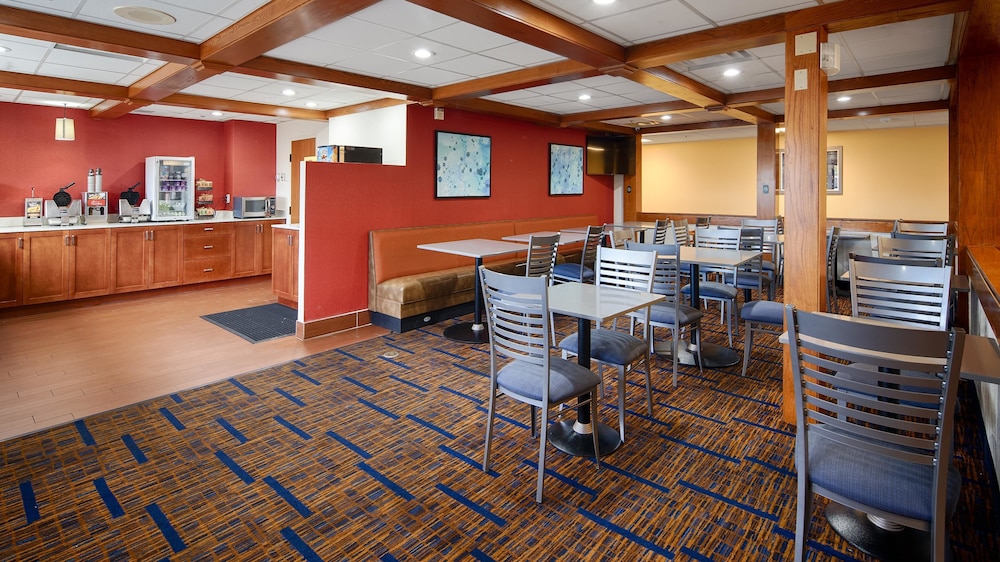 Best Western Benton Harbor-St. Joseph 34/43