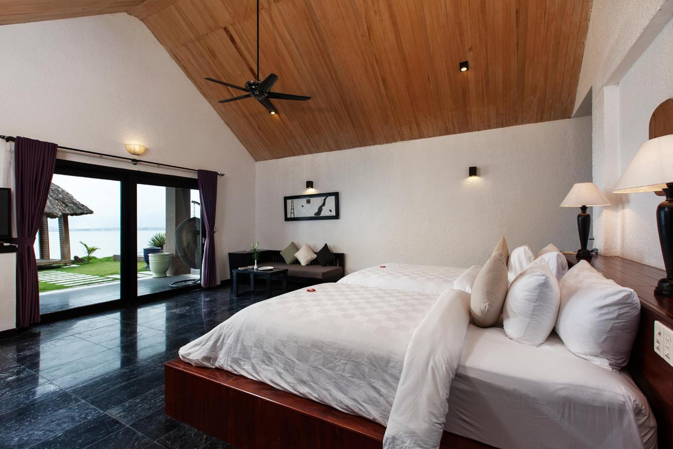 2 Bedrooms Hillside Pool Villa