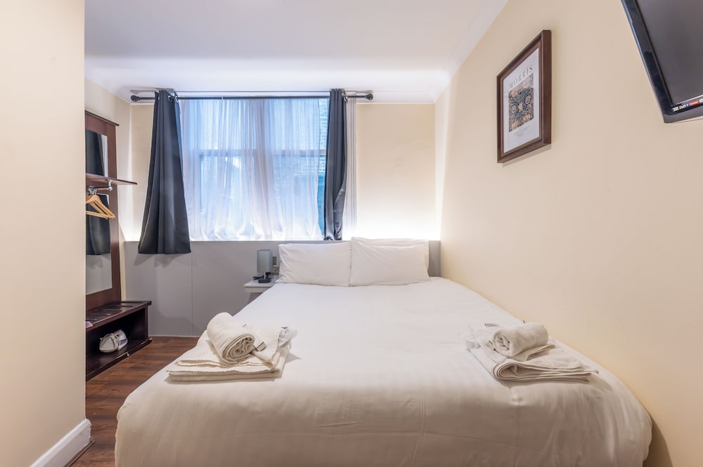 Belmont And Astoria Hotel 14/58