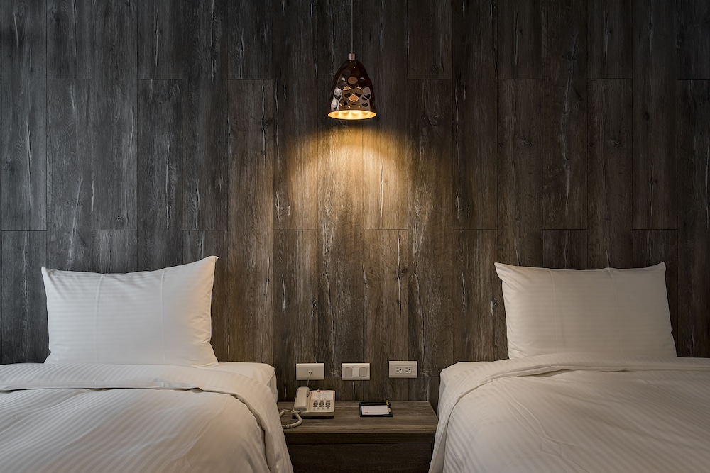 JOY INN 35/47