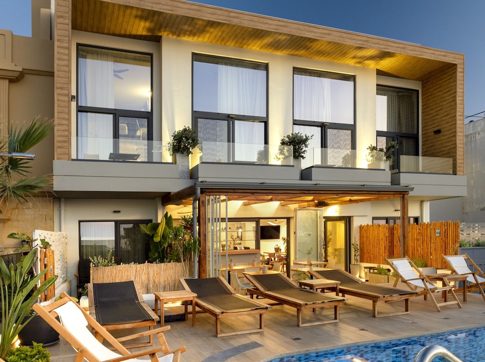 Calla Luxury Seafront Suites 1/50