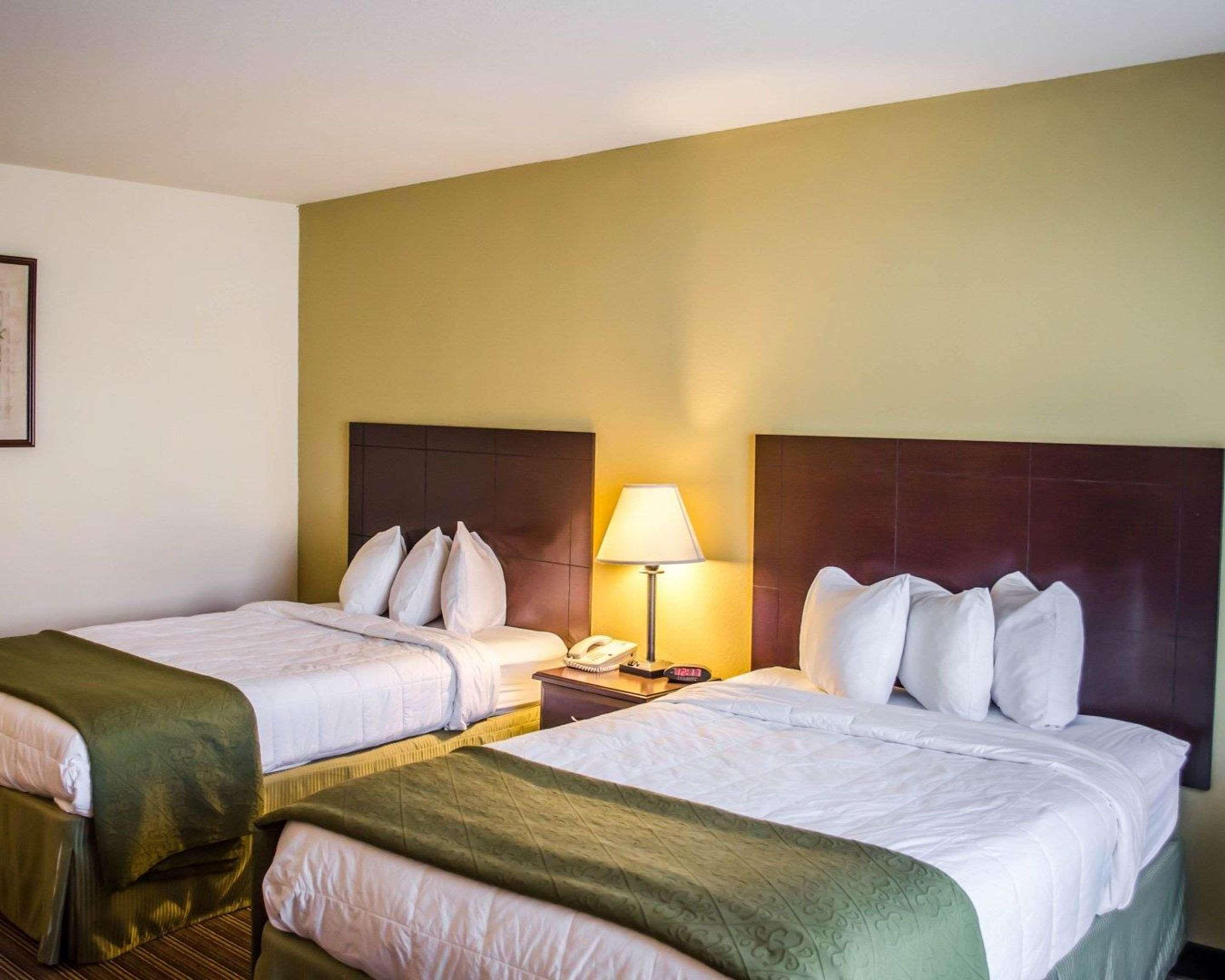 ROOM, 2 DOUBLE BEDS