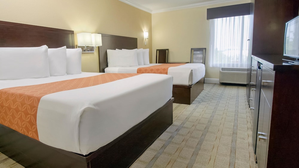 Galleria Palms Hotel 20/59