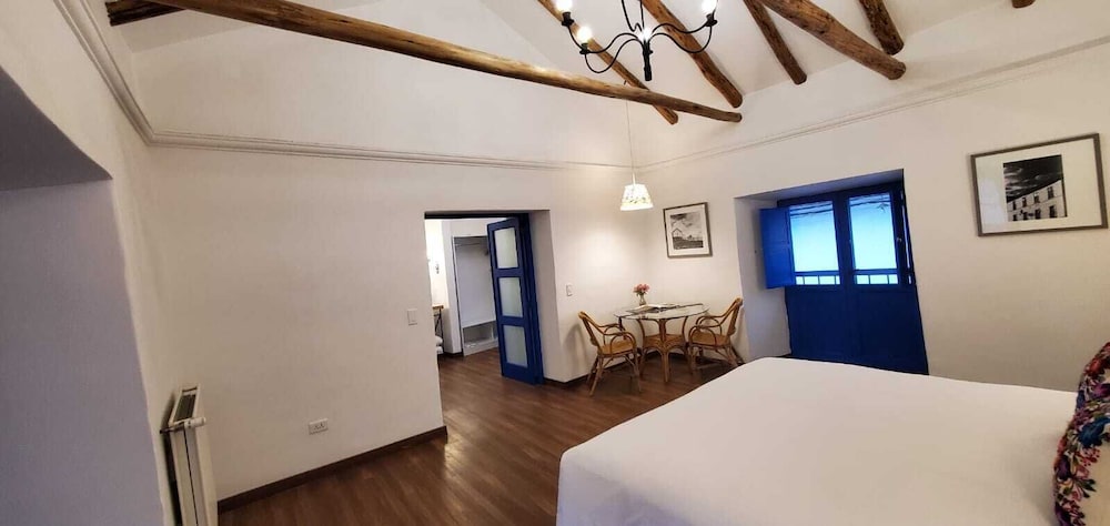 PREMIUM, STUDIO, SUITE