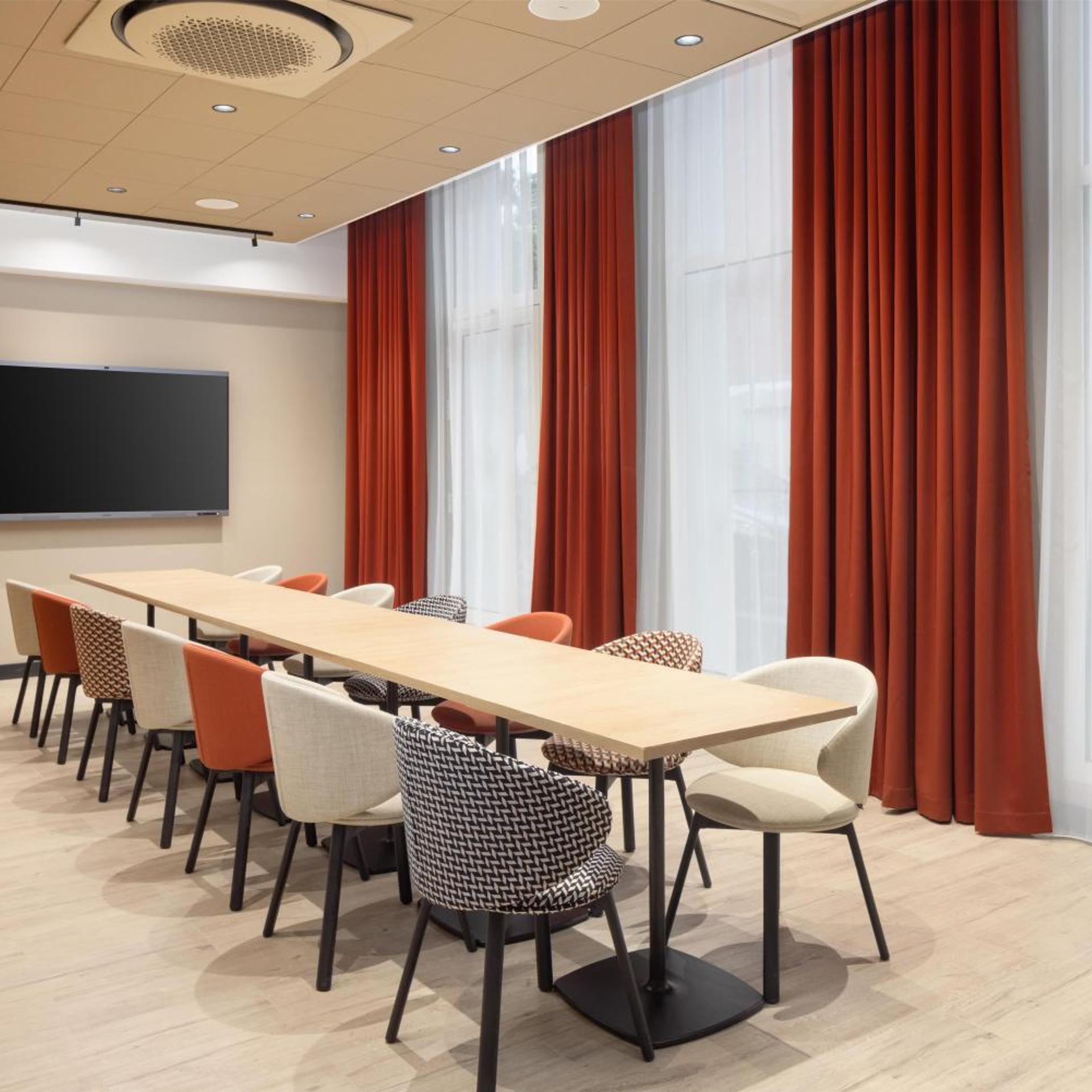 Hampton by Hilton Paris Saint Ouen 39/50