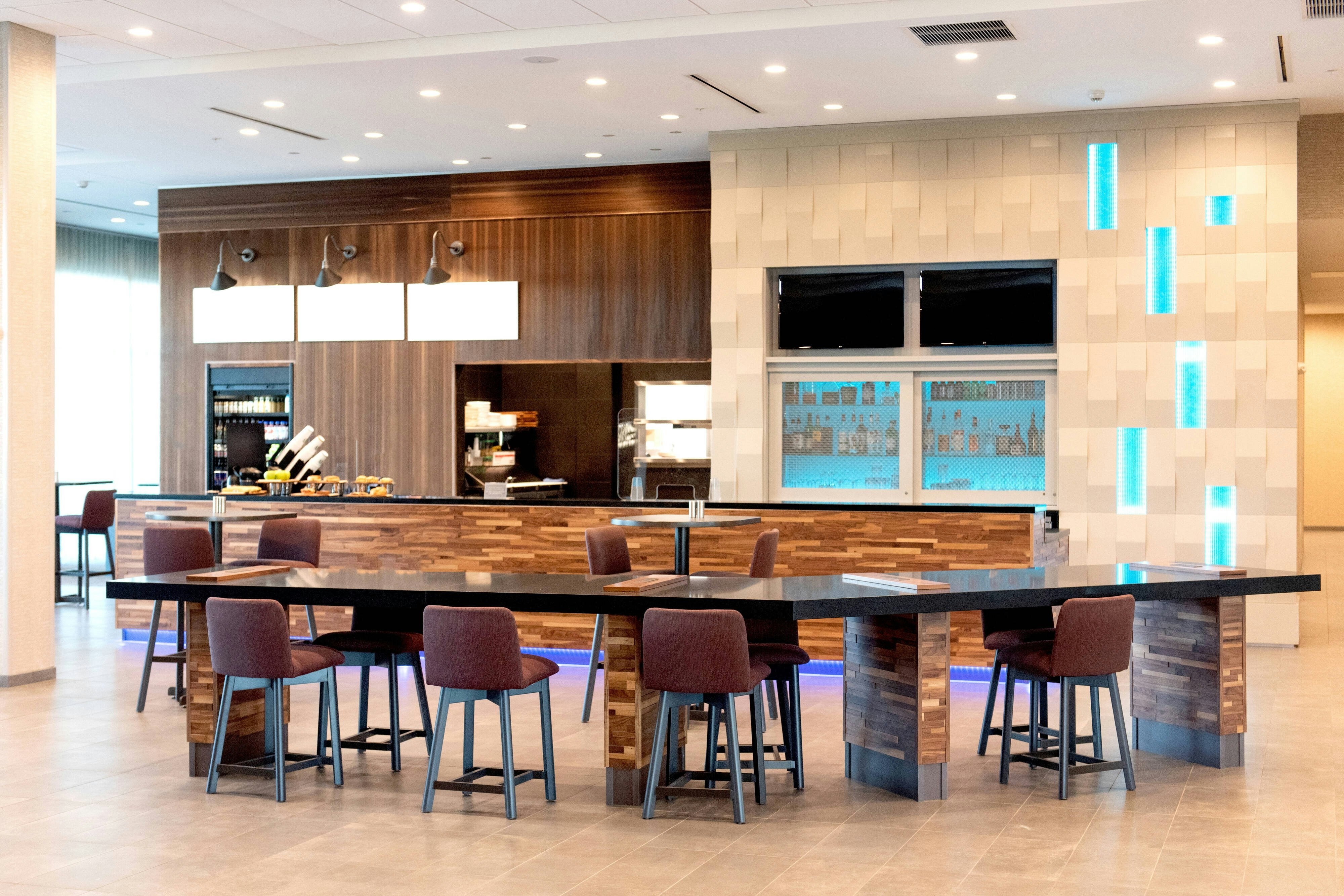 Courtyard by Marriott Mesa at Wrigleyville West 16/22