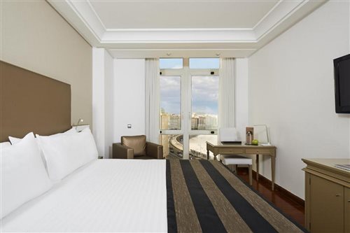 Deluxe, Double or Twin Bed, Sea and Promenade View