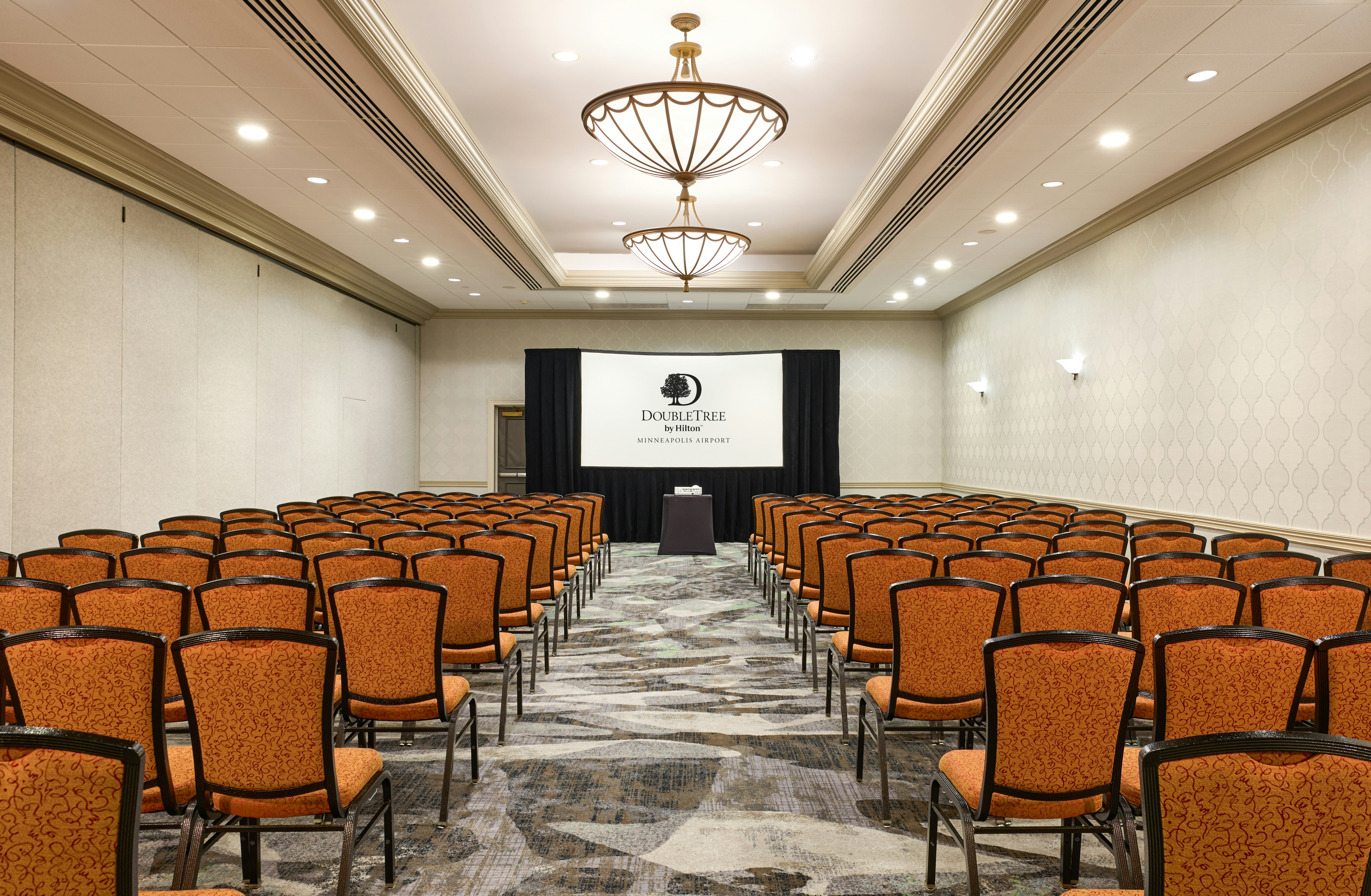 DoubleTree by Hilton Minneapolis Airport 27/35