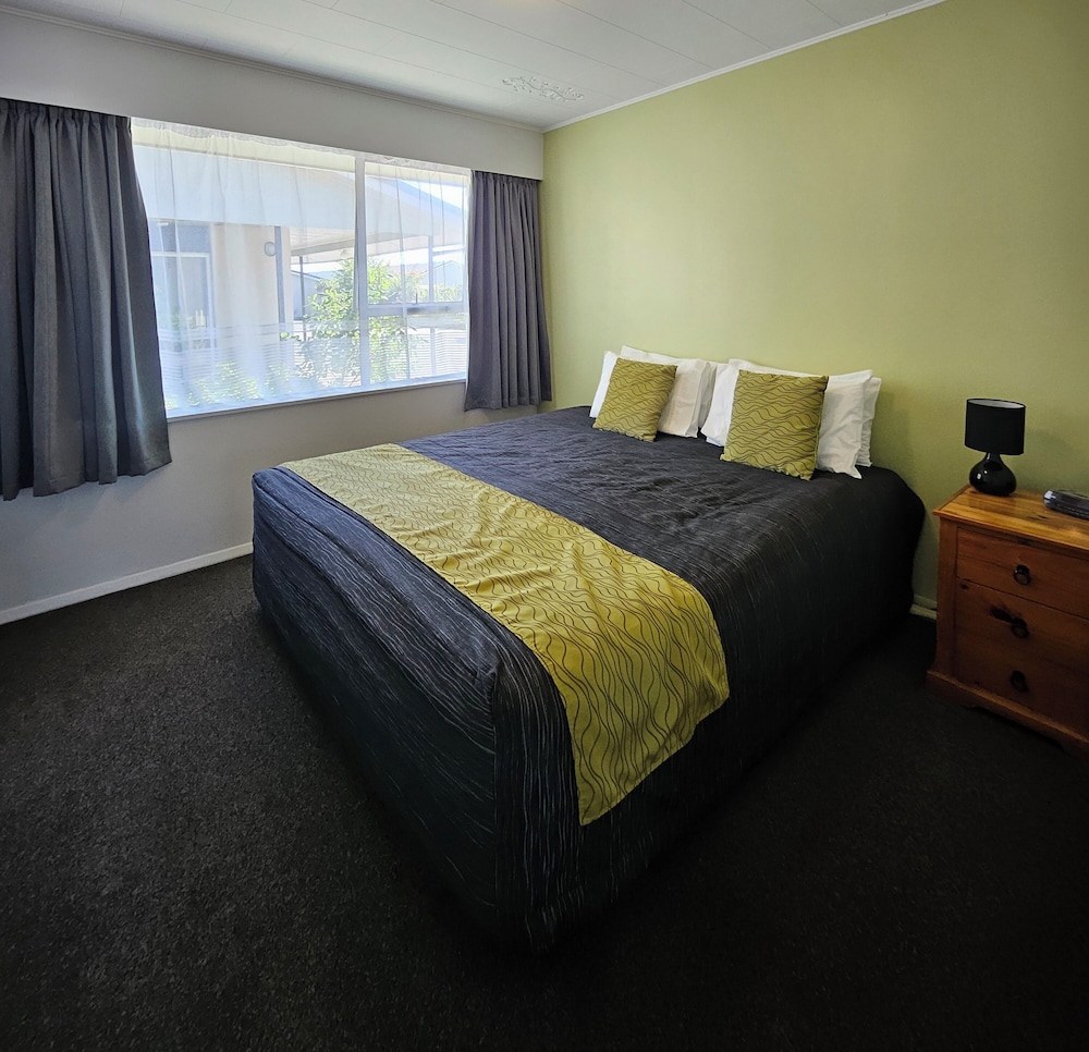 Scenicland Motels 30/69