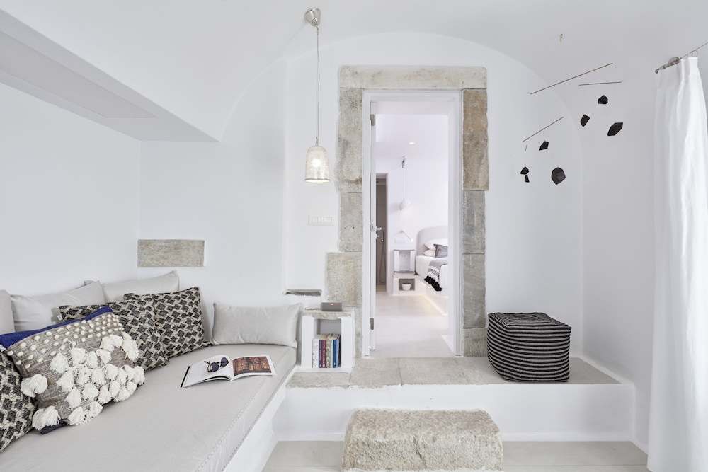 Cosmopolitan Suites - Adults Only 36/50