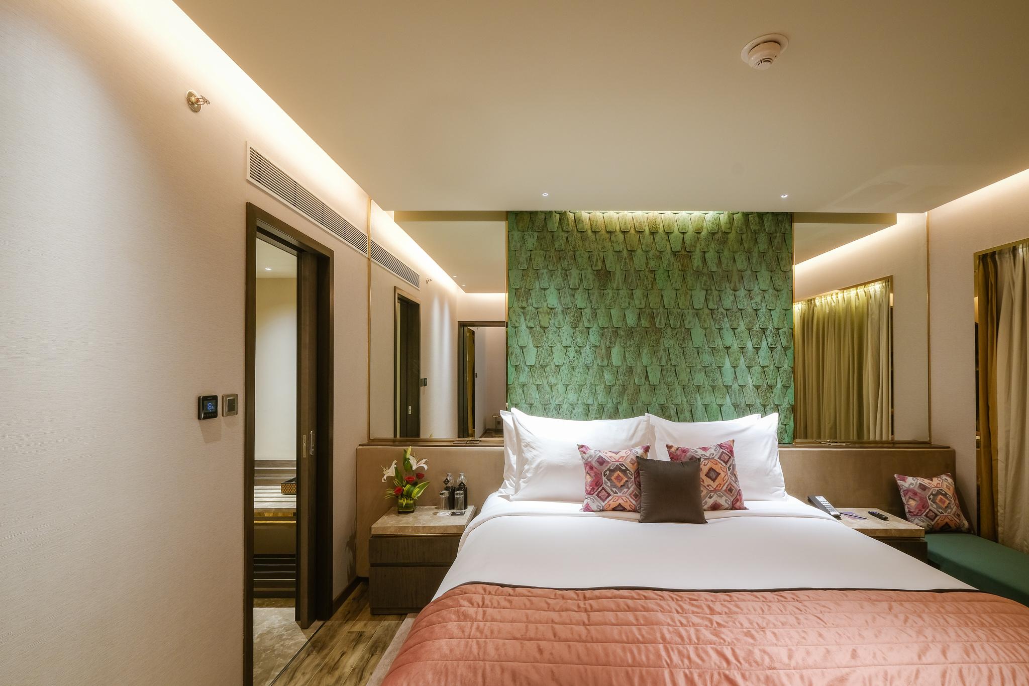 Emerald, Suite