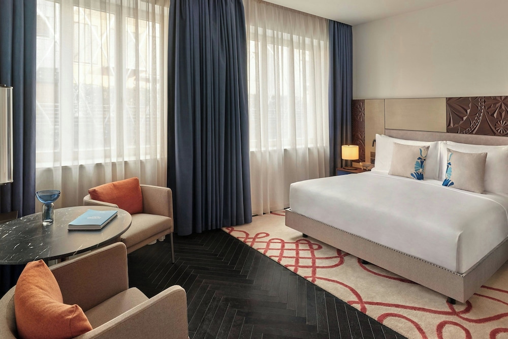 غرفة سوبيريور بسرير كينج بإطلالة، Dorothea Hotel, Budapest, Autograph Collection 3/8