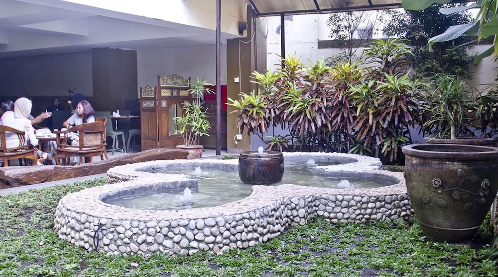 De Batara Hotel 11/15