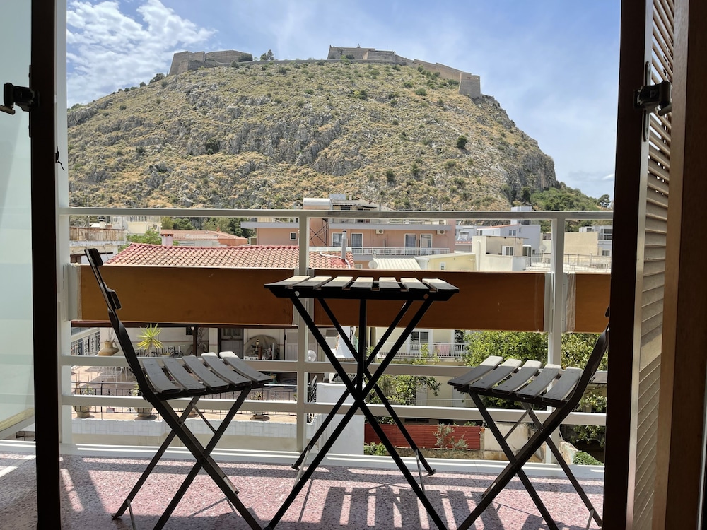 Nafplia Hotel 2/20