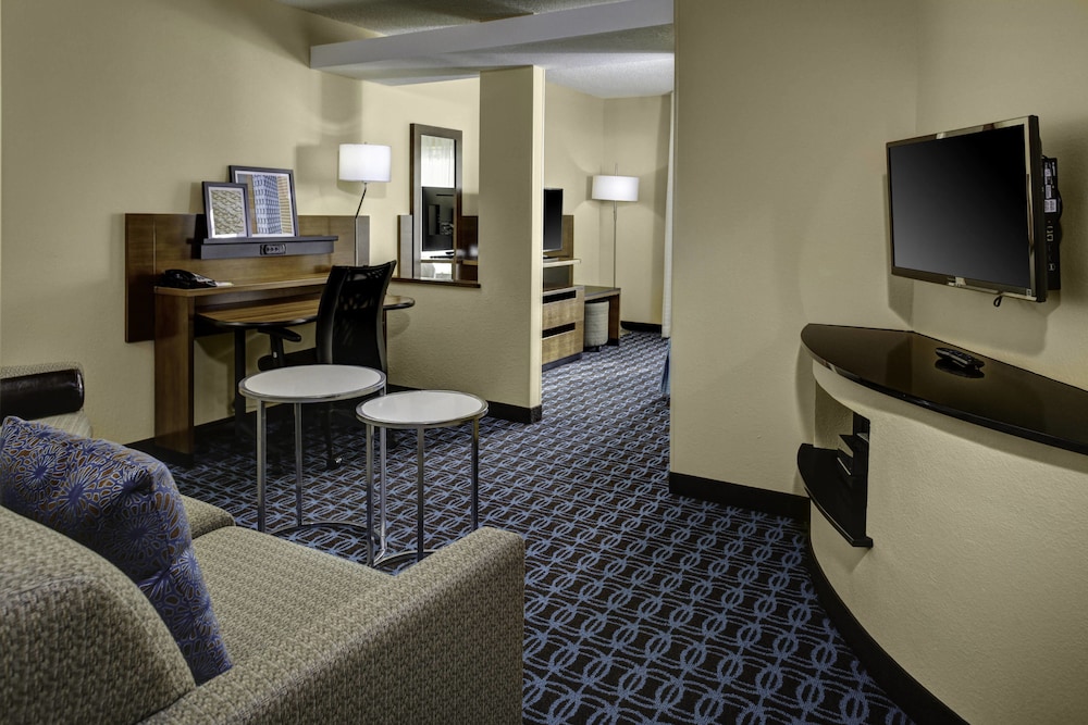 Fairfield Inn Suites Atlanta Suwanee 14/27