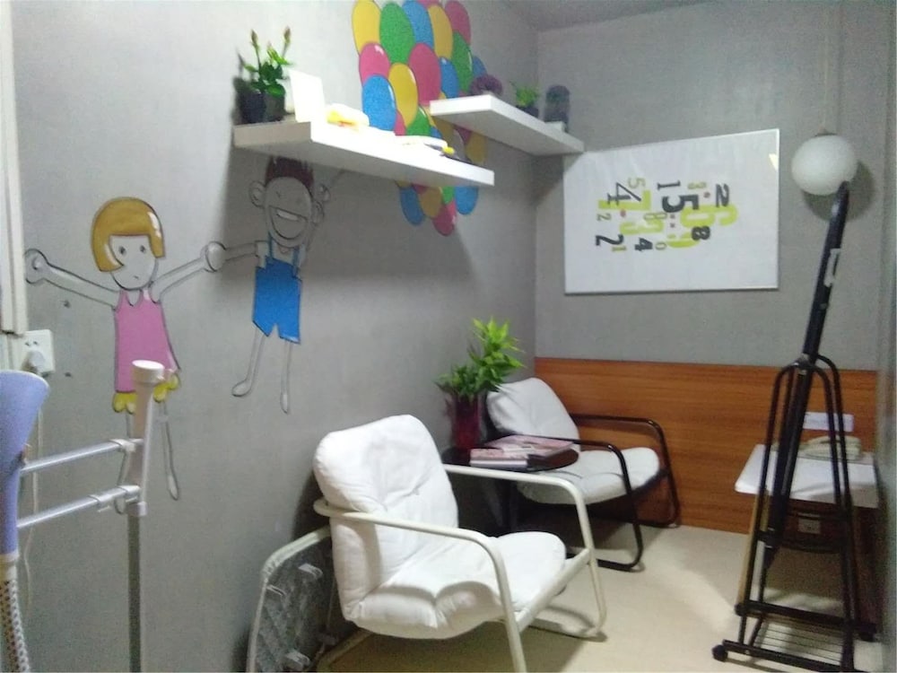 Colour Inn Shenzhen Dongmen Branch 52/66