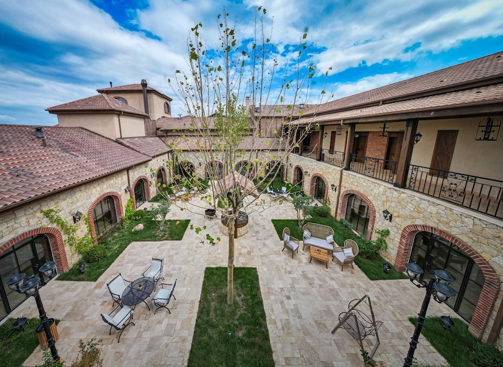 Bengodi Boutique Hotel(+12) 44/50