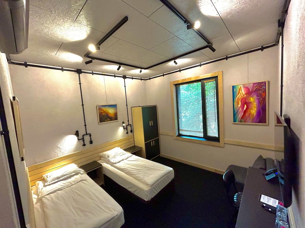 Art Hotel 158 10/29
