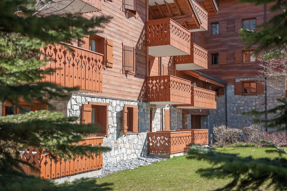 PREMIUM RESIDENCE LES FERMES DU SOLEIL 41/49